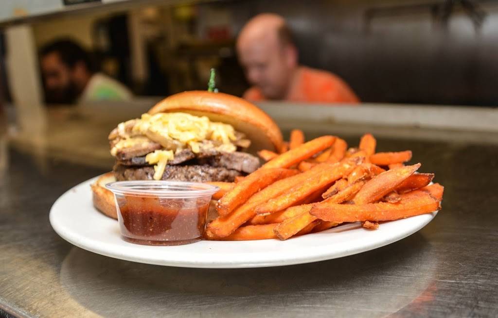 The Beerhouse | restaurant | 4810 NW 86th St, Urbandale, IA 50322, USA | 5152781821 OR +1 515-278-1821