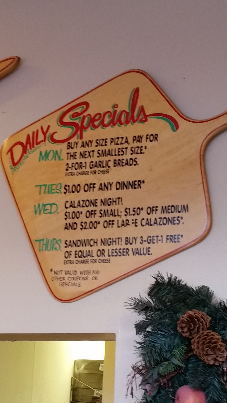 Roccos Pizza | restaurant | 192 W Gartner Rd #168, Naperville, IL 60540, USA | 6303698899 OR +1 630-369-8899