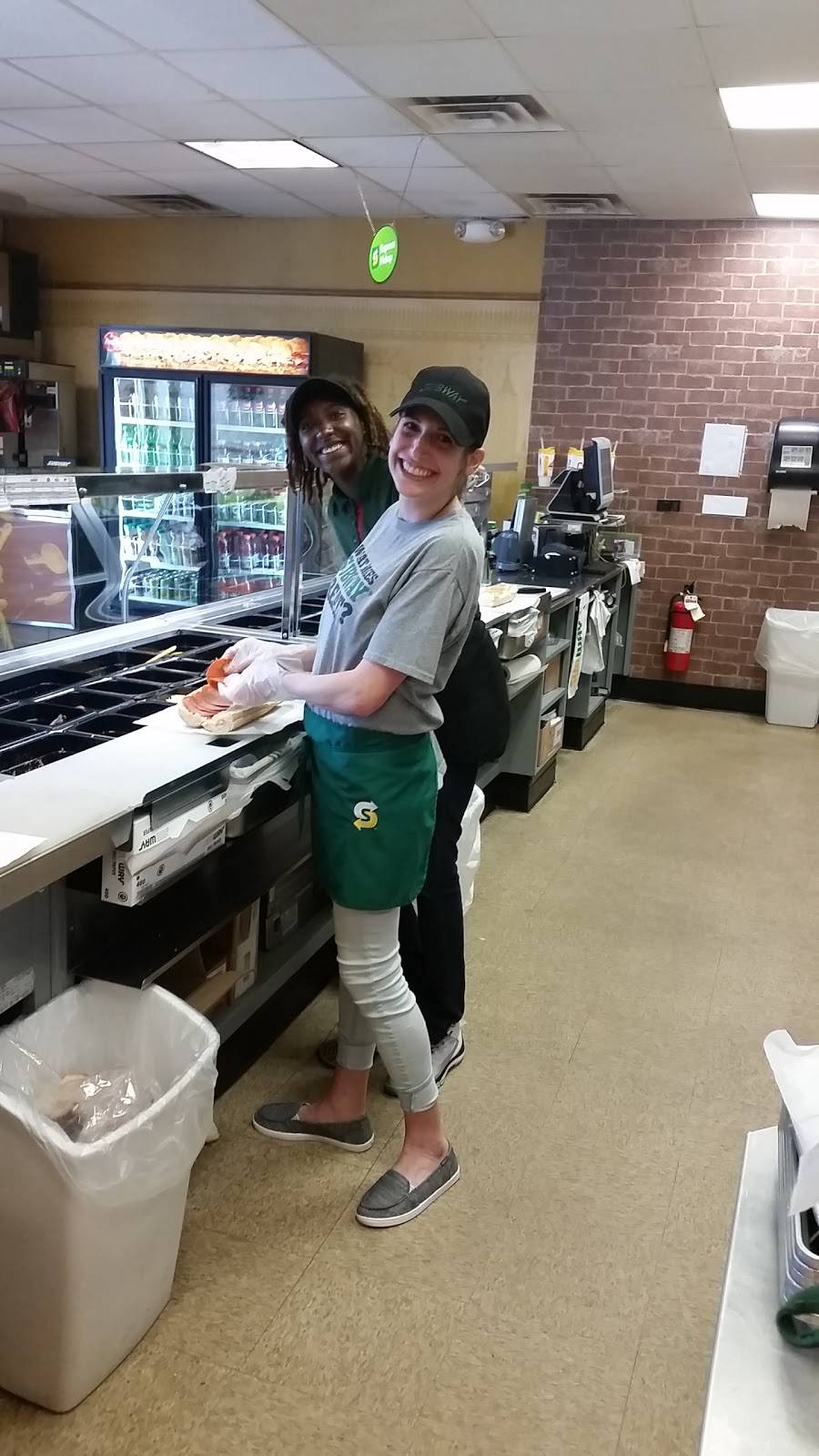 Subway | restaurant | 1033 Kenmore Blvd, Akron, OH 44314, USA | 3307532011 OR +1 330-753-2011