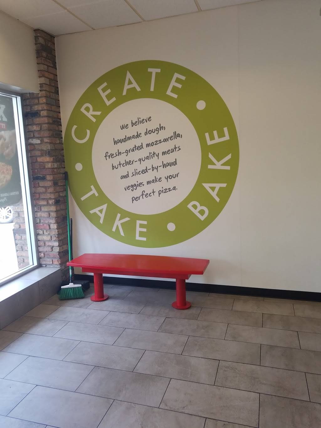 Papa Murphys Take N Bake Pizza | meal takeaway | 1419 4th St SW, Mason City, IA 50401, USA | 6414243011 OR +1 641-424-3011