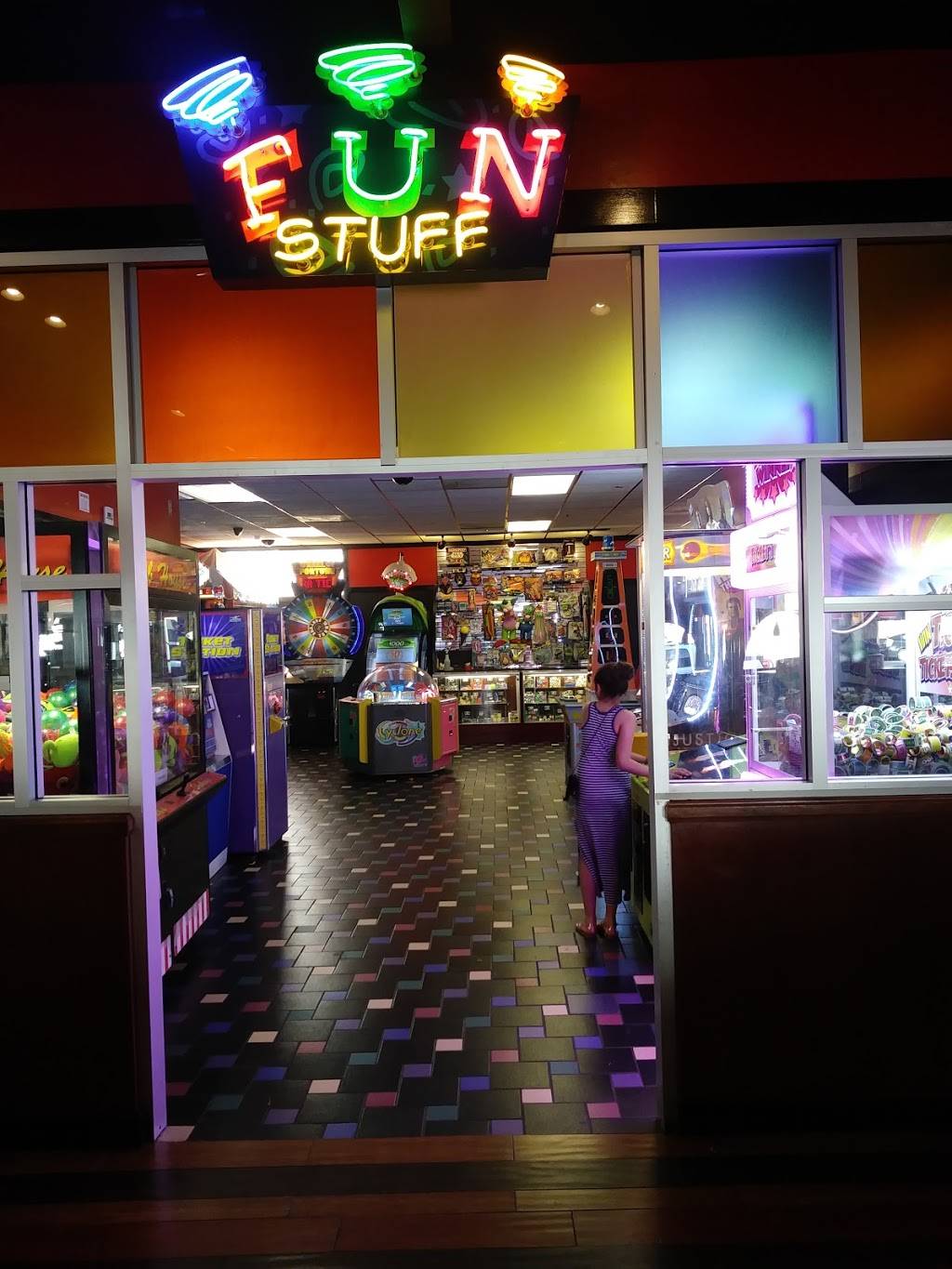 Shakeys Pizza Parlor | restaurant | 5321 Laurel Canyon Blvd, Valley Village, CA 91607, USA | 8189856005 OR +1 818-985-6005