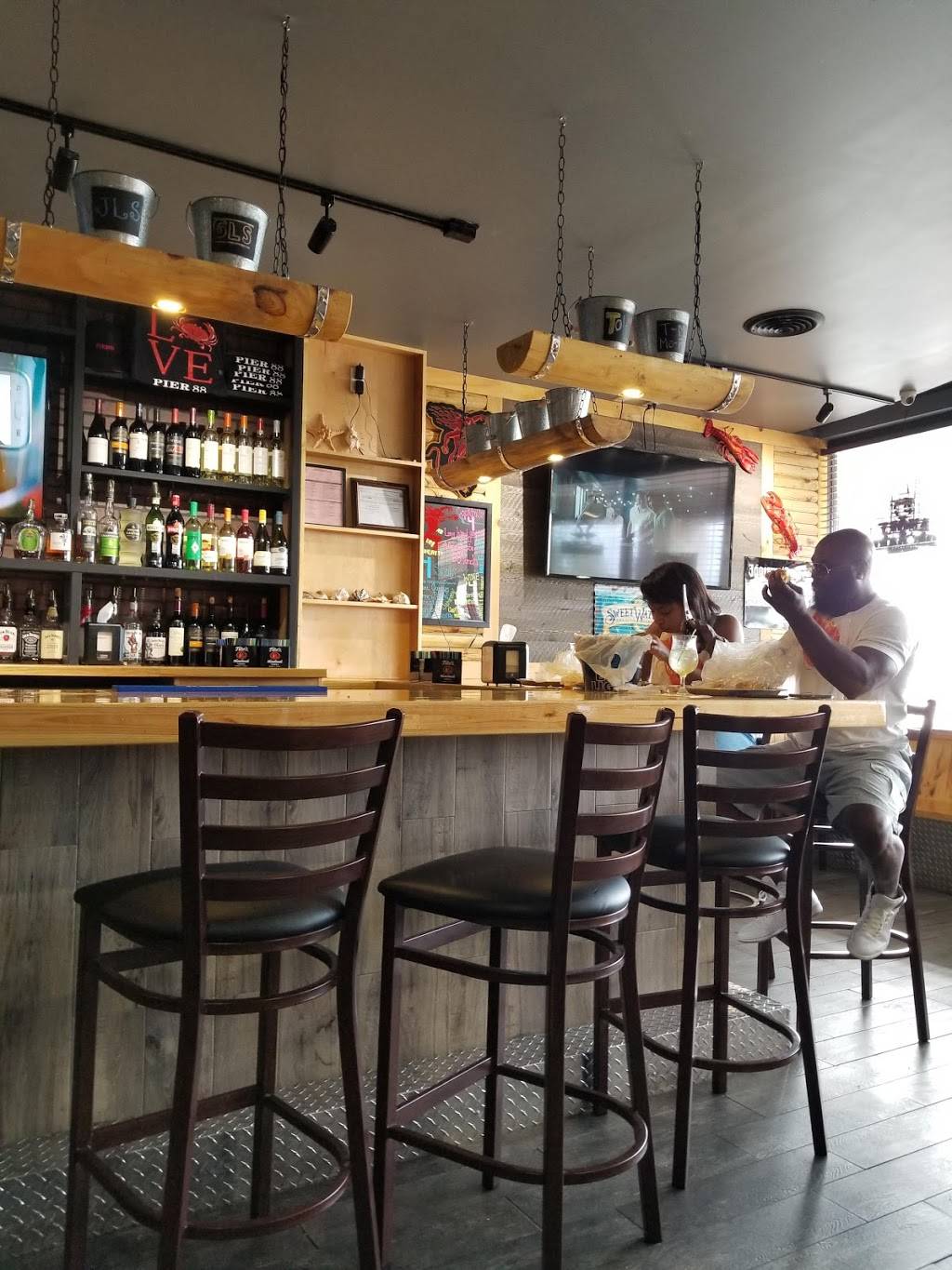 Pier 88 Boiling Seafood & Bar | restaurant | 2288 Gunbarrel Rd #130, Chattanooga, TN 37421, USA | 4234683683 OR +1 423-468-3683