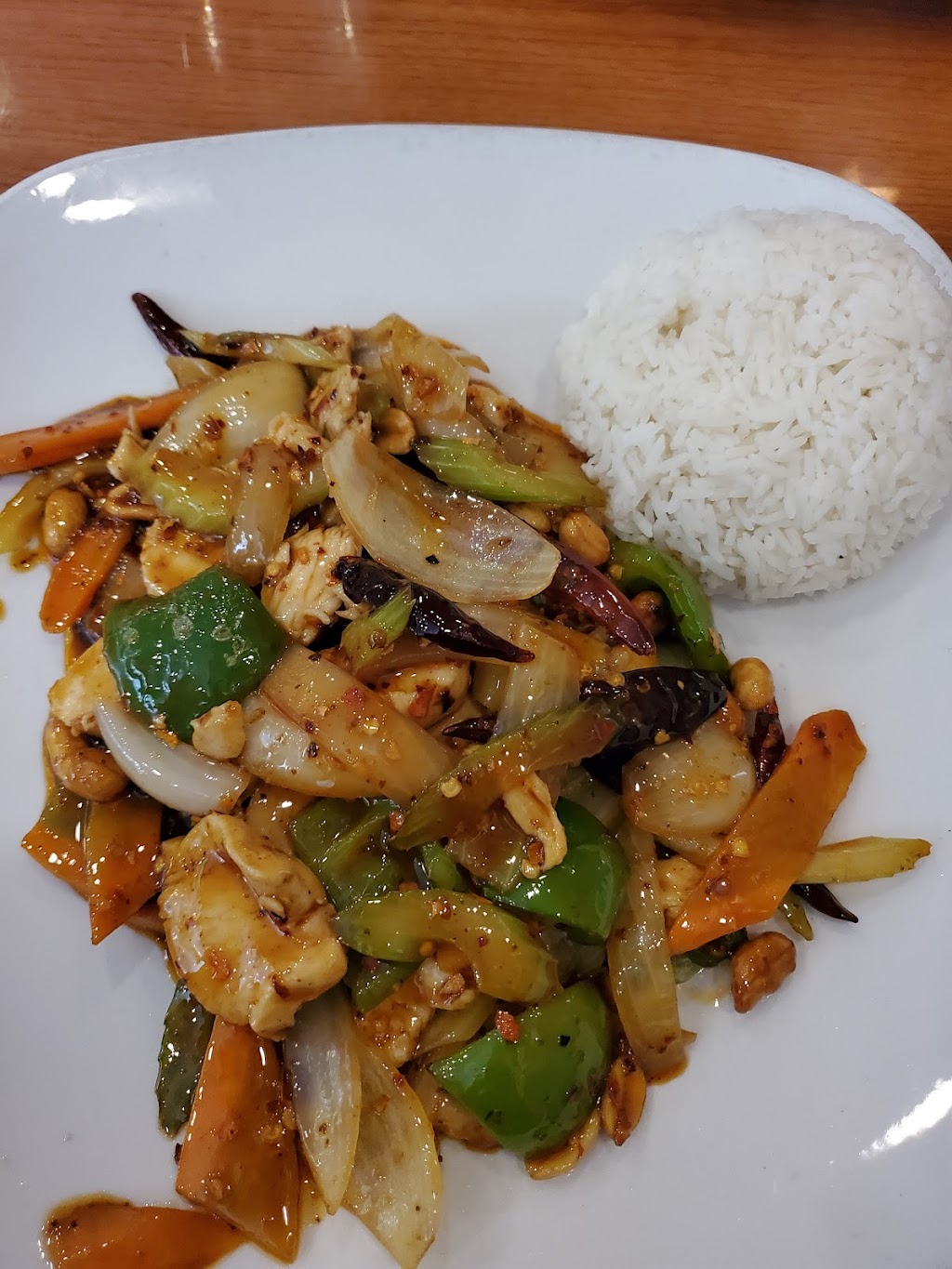 Pho #1 Vietnamese & Thai Restaurant | restaurant | 509 S Expressway 83 c2, Harlingen, TX 78550, USA | 9563654500 OR +1 956-365-4500