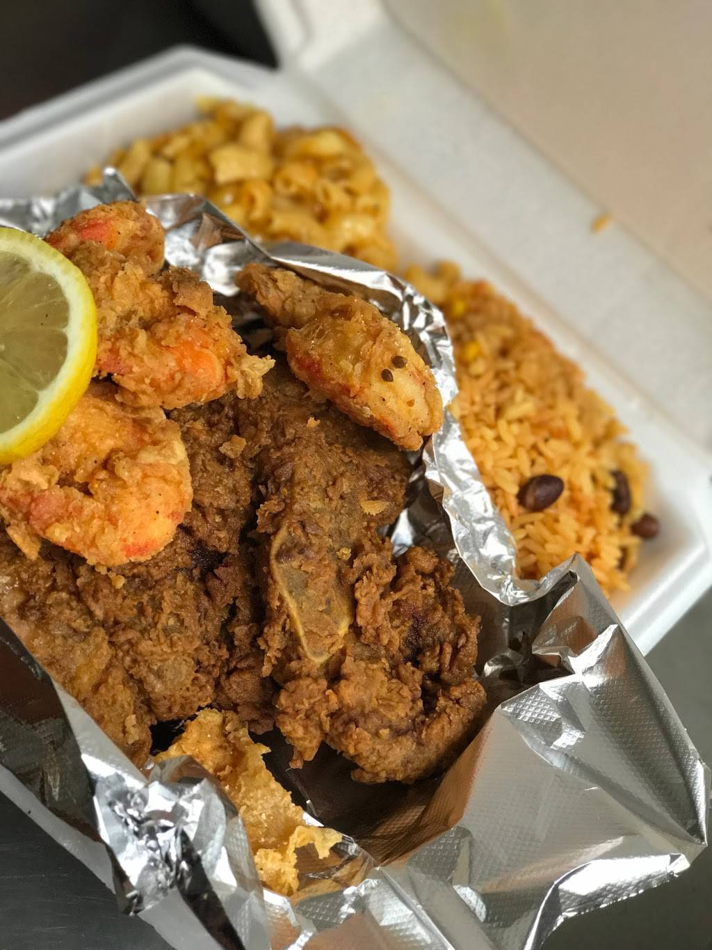 Mama Sues Kitchen | restaurant | 23 E Farm St, Waterbury, CT 06708, USA | 2036956771 OR +1 203-695-6771