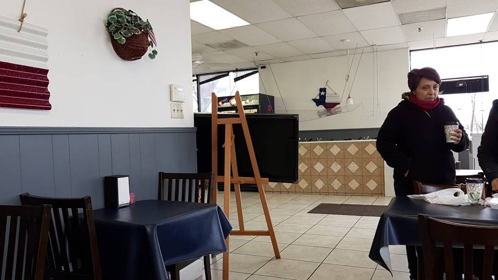 Regal Plaza Cafe | restaurant | 320 Regal Row # 120, Dallas, TX 75247, USA | 2149517333 OR +1 214-951-7333