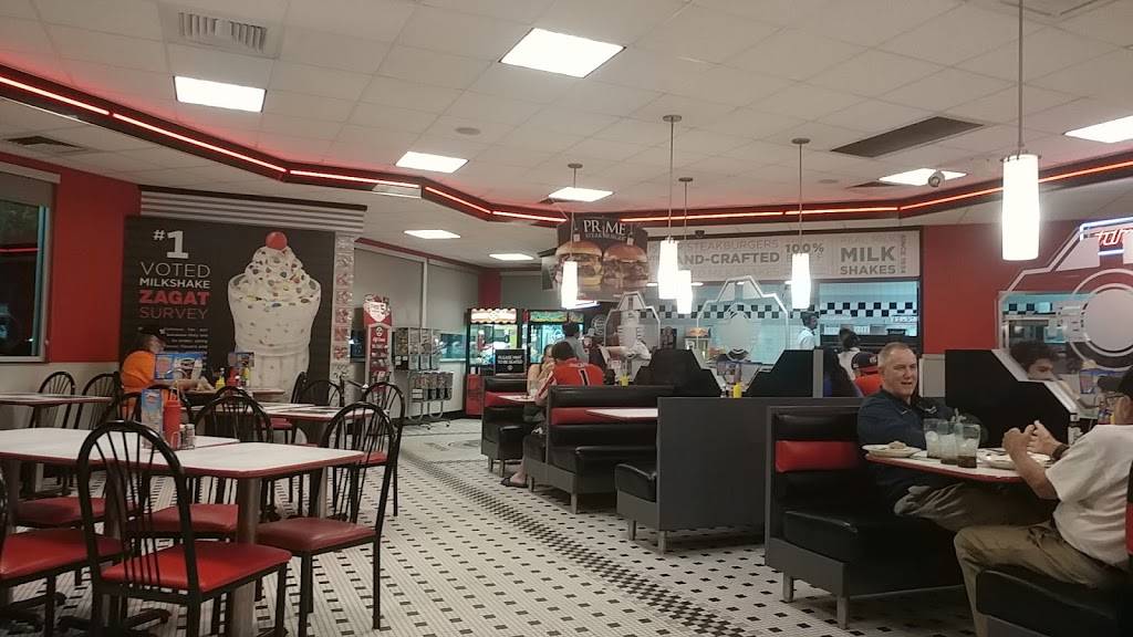 Steak n Shake | restaurant | 201 S Larkin Ave, Joliet, IL 60436, USA | 8157259401 OR +1 815-725-9401