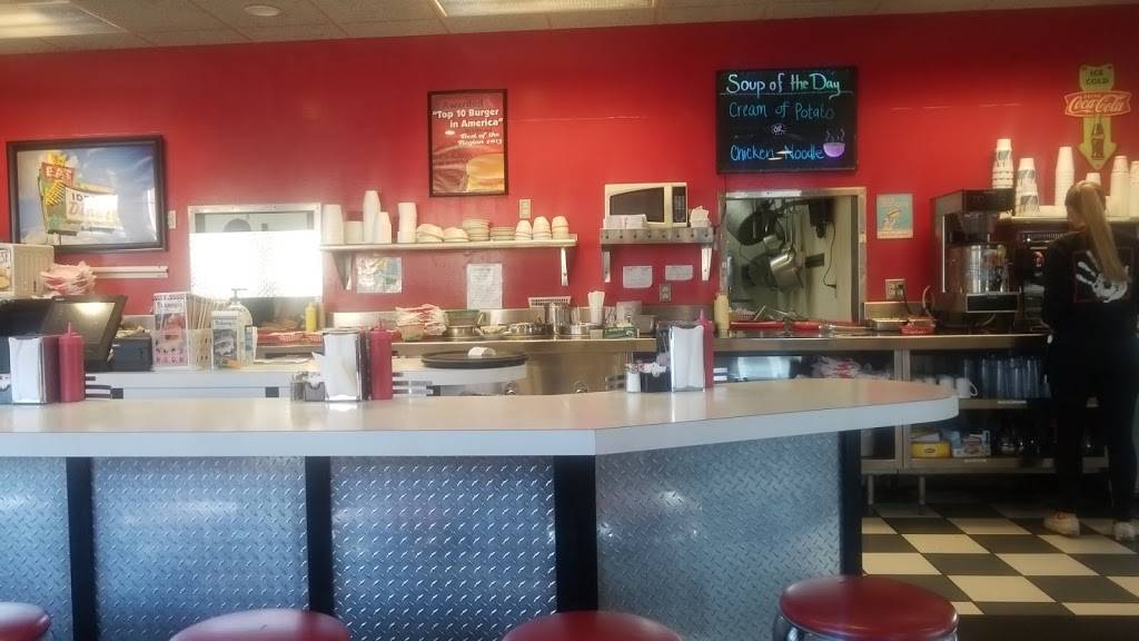 Schoops Hamburgers | restaurant | 9401 Wicker Ave, St John, IN 46373, USA | 2193650112 OR +1 219-365-0112