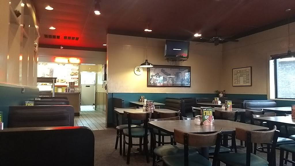 Mazzios Italian Eatery | meal delivery | 109 W Ray Fine Blvd, Roland, OK 74954, USA | 9184279999 OR +1 918-427-9999