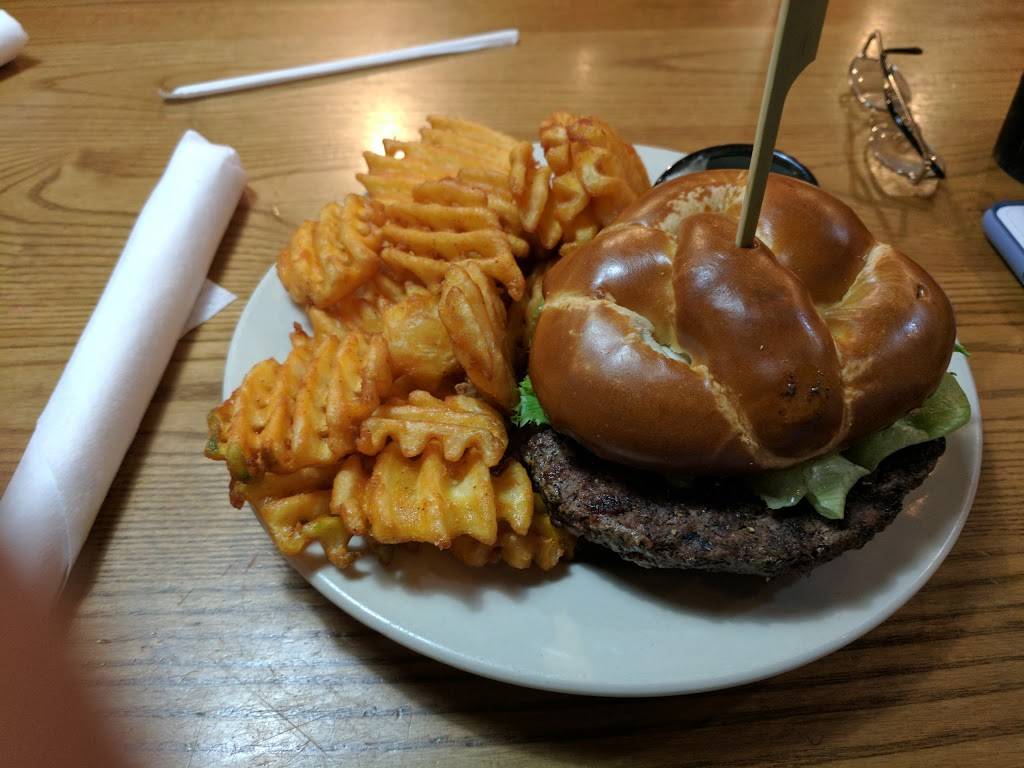 FireSide Grille | restaurant | 439 WV-34, Hurricane, WV 25526, USA | 3047574700 OR +1 304-757-4700