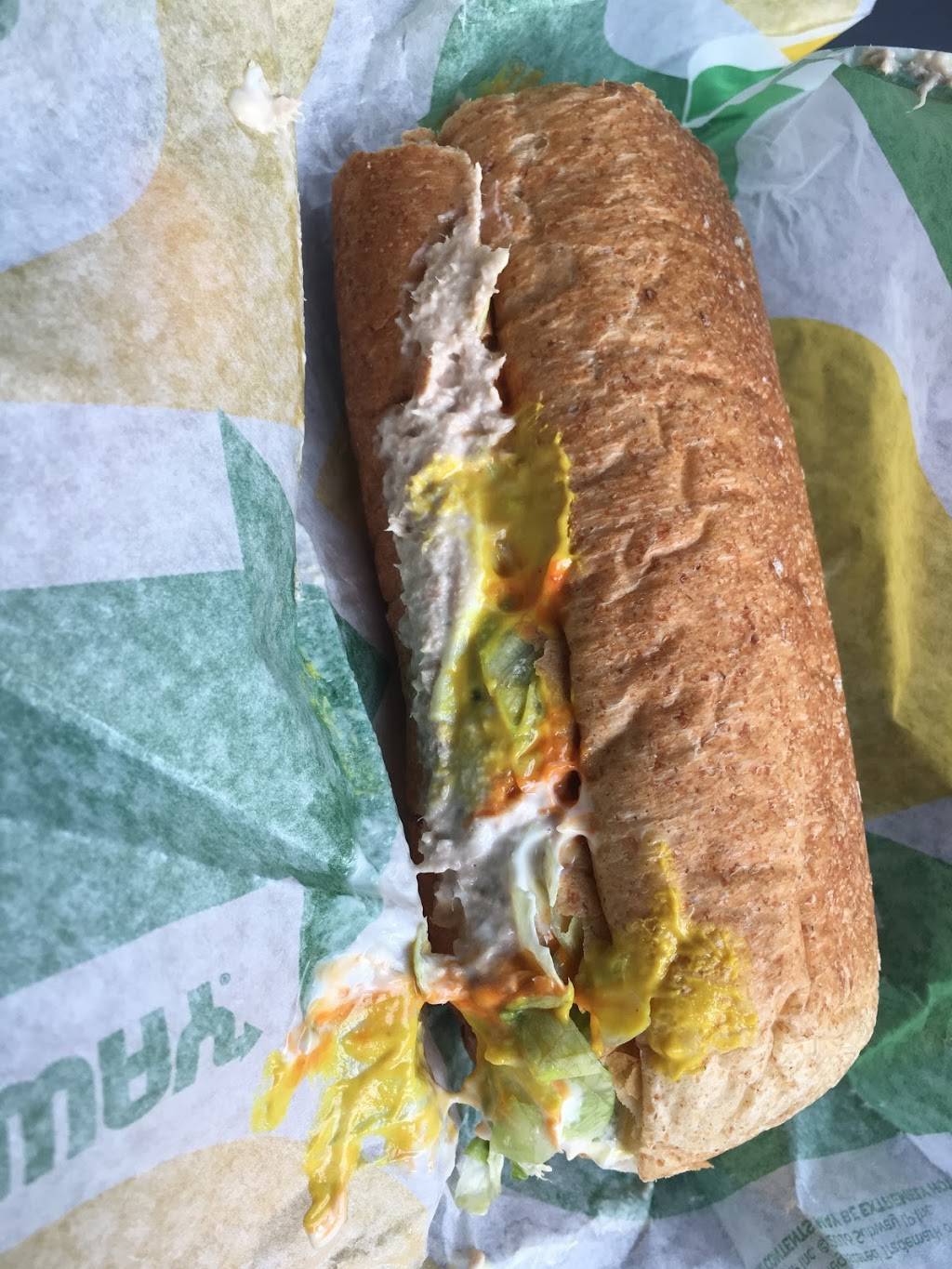 Subway Restaurants | restaurant | 12515 Riverside Dr, Eastvale, CA 91752, USA | 9517278787 OR +1 951-727-8787