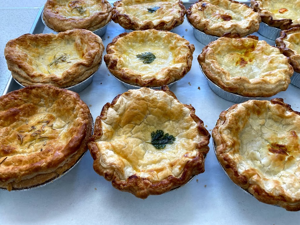 Empanada Mama & The Pie Man | restaurant | 2933 N Broadway, Chicago, IL 60657, USA | 3128565530 OR +1 312-856-5530