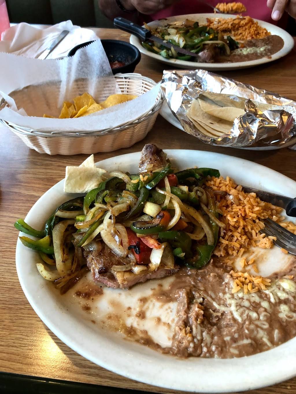 Chile Verde | restaurant | 1925 8th St NW, Winter Haven, FL 33881, USA | 8632999992 OR +1 863-299-9992