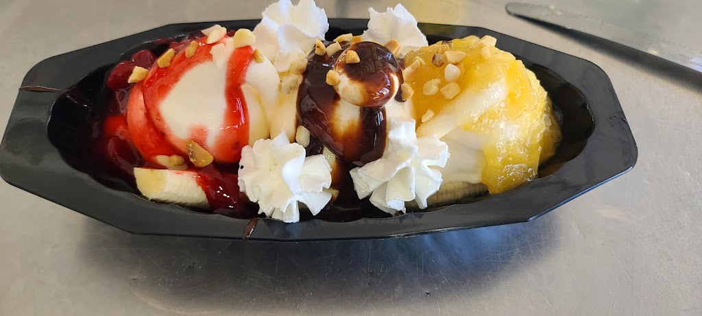 Scoops on the Loop | restaurant | 1600 Court Ave, Chariton, IA 50049, USA | 6417740400 OR +1 641-774-0400