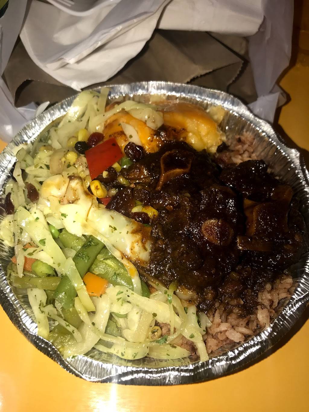 Smokey Island Grille | restaurant | 260 E 161st St, Bronx, NY 10451, USA | 7186841476 OR +1 718-684-1476