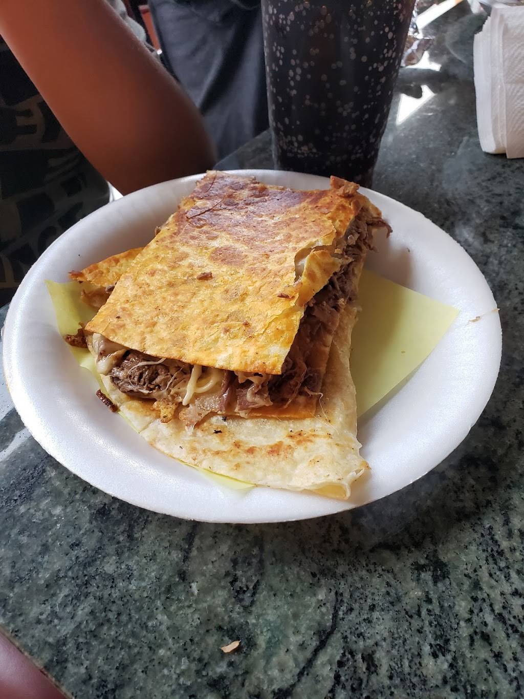 Birrieria Gonzalez | restaurant | 1301 Rosecrans Ave, Compton, CA 90221, USA | 4242461755 OR +1 424-246-1755