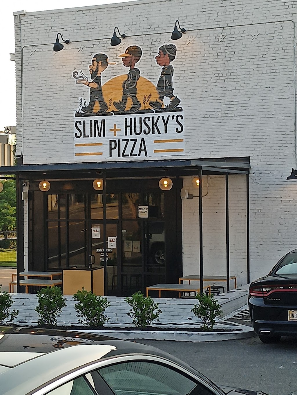 Slim & Huskys Pizza Beeria (Memphis) | restaurant | 634 Union Ave, Memphis, TN 38103, USA | 9016171655 OR +1 901-617-1655