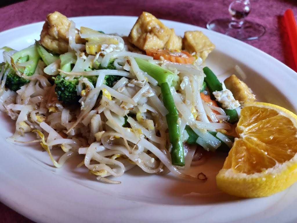 Thai Garden | restaurant | 2 Bridge St, Northampton, MA 01060, USA | 4135873336 OR +1 413-587-3336