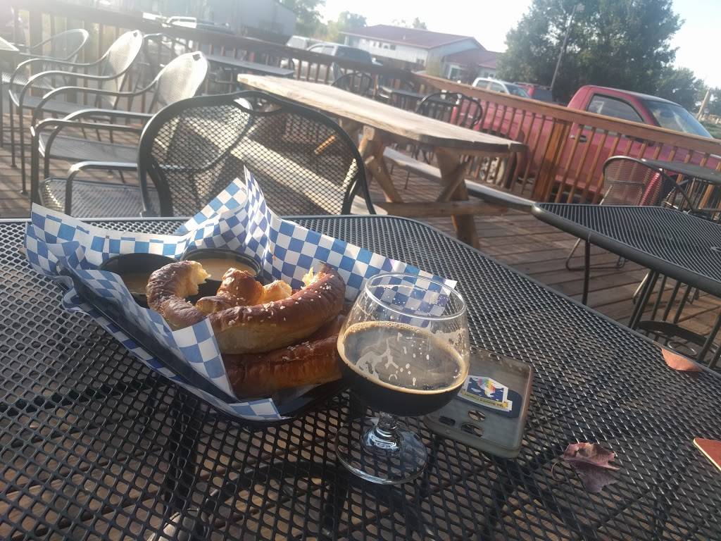 Mirror Image Brewing | restaurant | 5969 Iris Pkwy, Frederick, CO 80530, USA | 7204455969 OR +1 720-445-5969