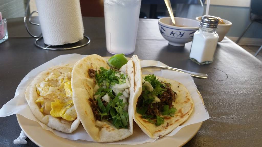 Taqueria El Charro | restaurant | 6810 N Shepherd Dr, Houston, TX 77091, USA | 7136928303 OR +1 713-692-8303