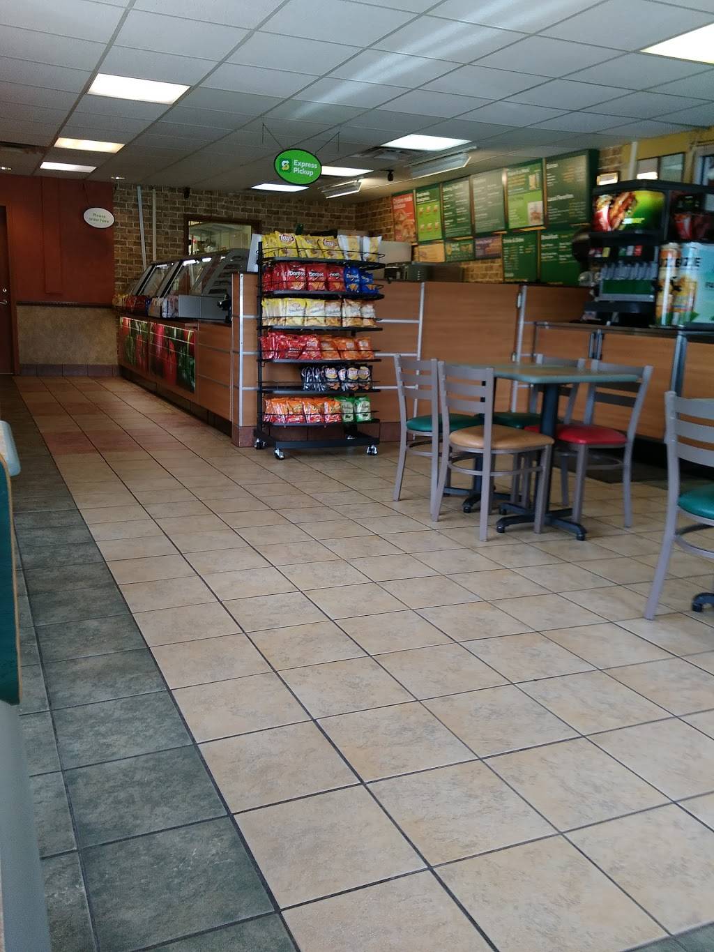 Subway | restaurant | 3381 Hwy 48 N, Charlotte, TN 37036, USA | 6157896060 OR +1 615-789-6060