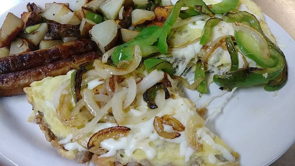 Lake House Bar & Grill | restaurant | 315 N Highland St, Mt Dora, FL 32757, USA | 3527357433 OR +1 352-735-7433