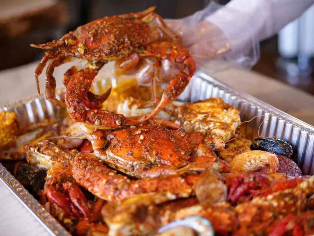 Mr. & Mrs. Crab | restaurant | 4426 W Gandy Blvd, Tampa, FL 33611, USA | 8135155828 OR +1 813-515-5828
