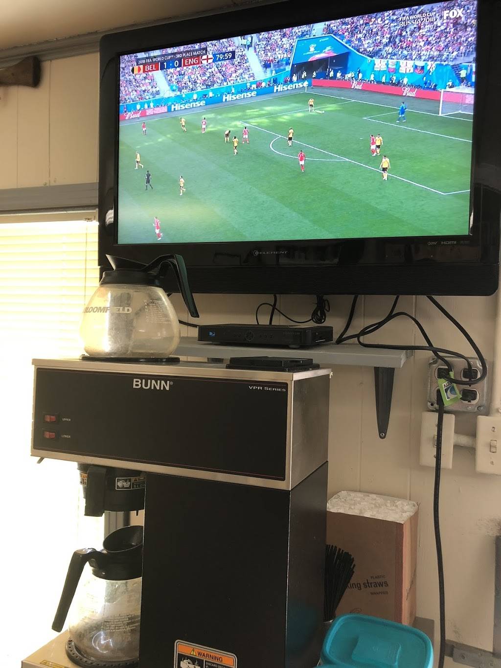 Bait An Twine Snacks | restaurant | 85 Tennessee Ave N, Parsons, TN 38363, USA | 7312571280 OR +1 731-257-1280