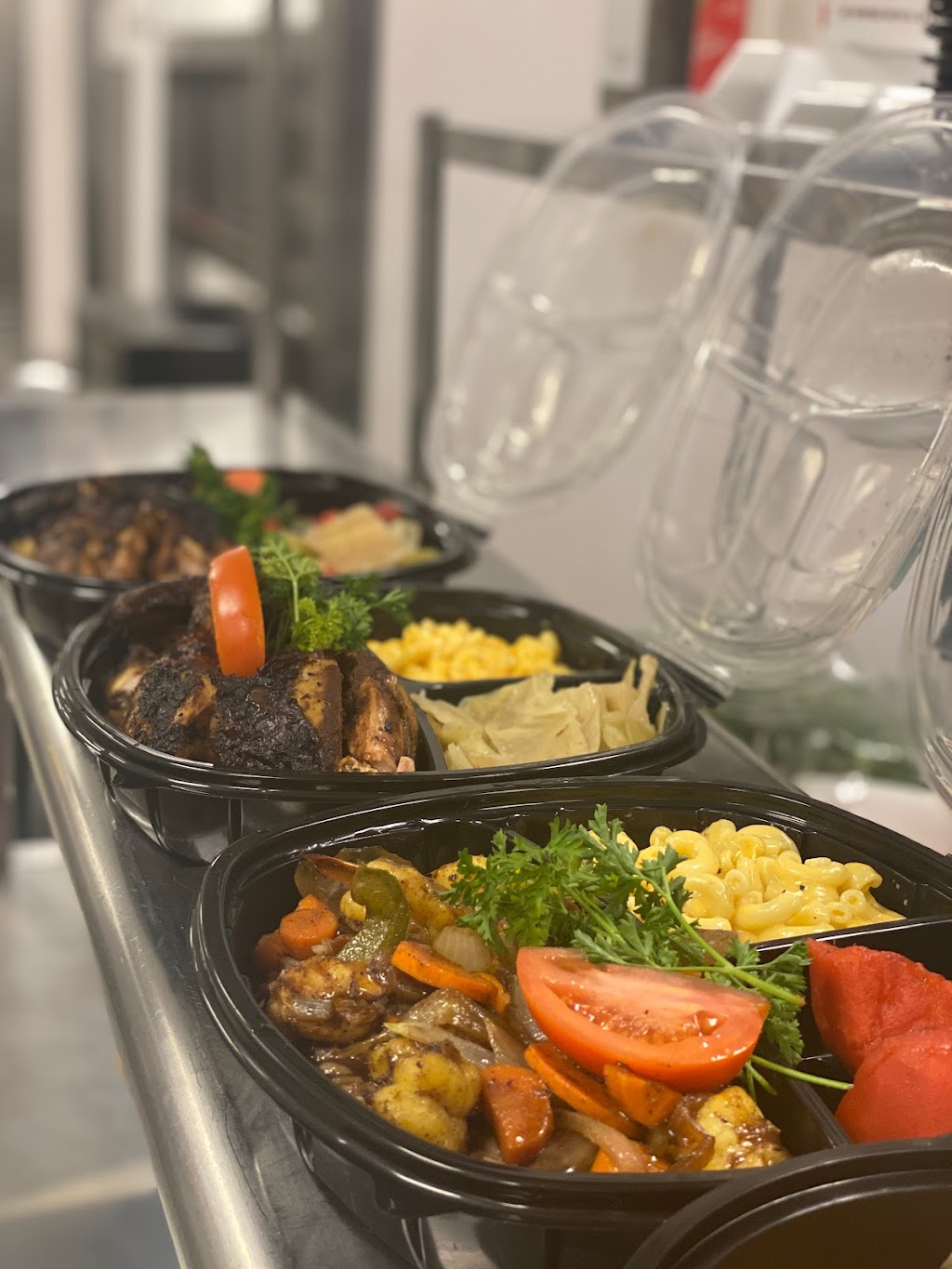 Jerk Fuzion Bar & Grill | restaurant | 930 Pappas Dr, DeKalb, IL 60115, USA | 8153755138 OR +1 815-375-5138