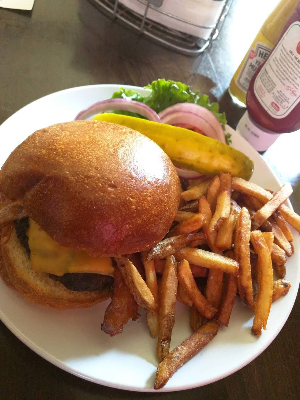 Churchills Pub & Grille | restaurant | 887 W San Marcos Blvd, San Marcos, CA 92078, USA | 7604718773 OR +1 760-471-8773