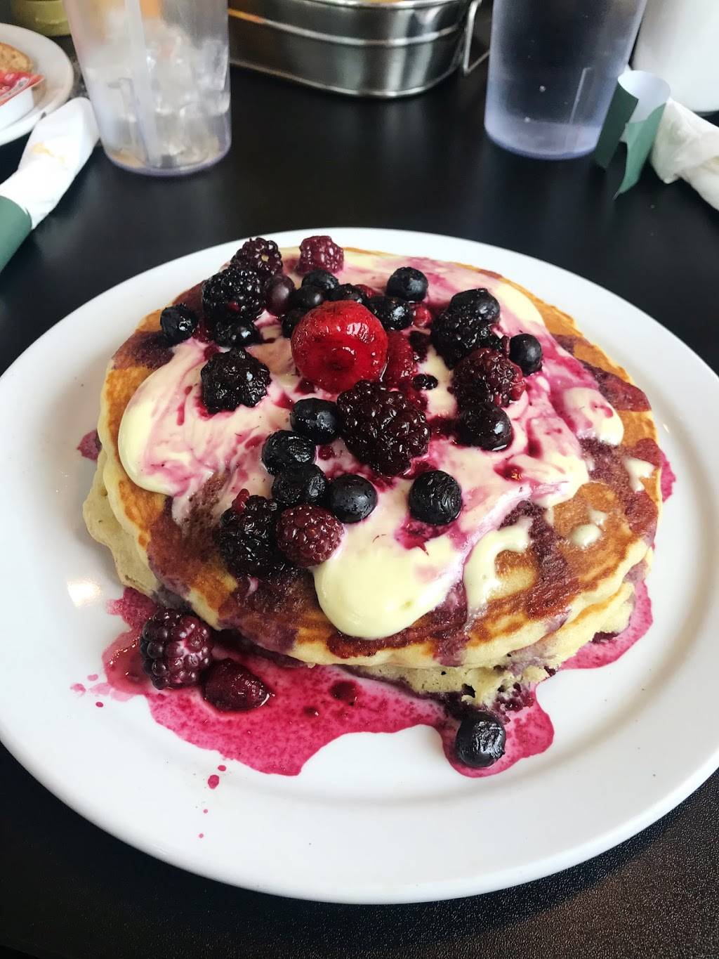 The Roosters Call | restaurant | 6050 Gull Rd, Kalamazoo, MI 49048, USA | 2697751601 OR +1 269-775-1601