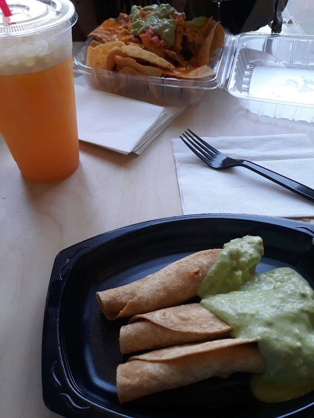 Miguels Jr. | restaurant | 30362 Haun Rd, Menifee, CA 92584, USA | 9516795299 OR +1 951-679-5299