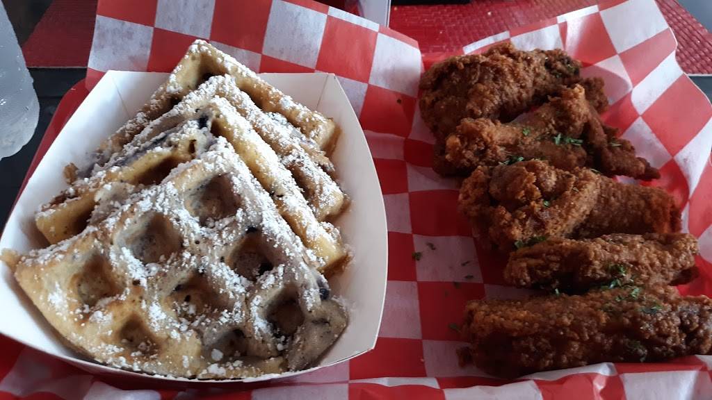 Charlottes Chicken and Waffles | restaurant | 719 High St, Petersburg, VA 23803, USA | 8049437986 OR +1 804-943-7986