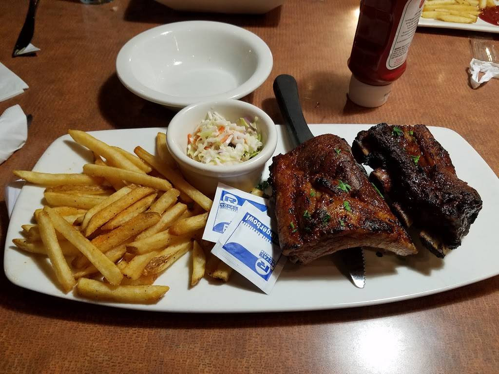 Bostons Restaurant & Sports Bar | restaurant | 3911 Venetian Dr, Newburgh, IN 47630, USA | 8128533400 OR +1 812-853-3400