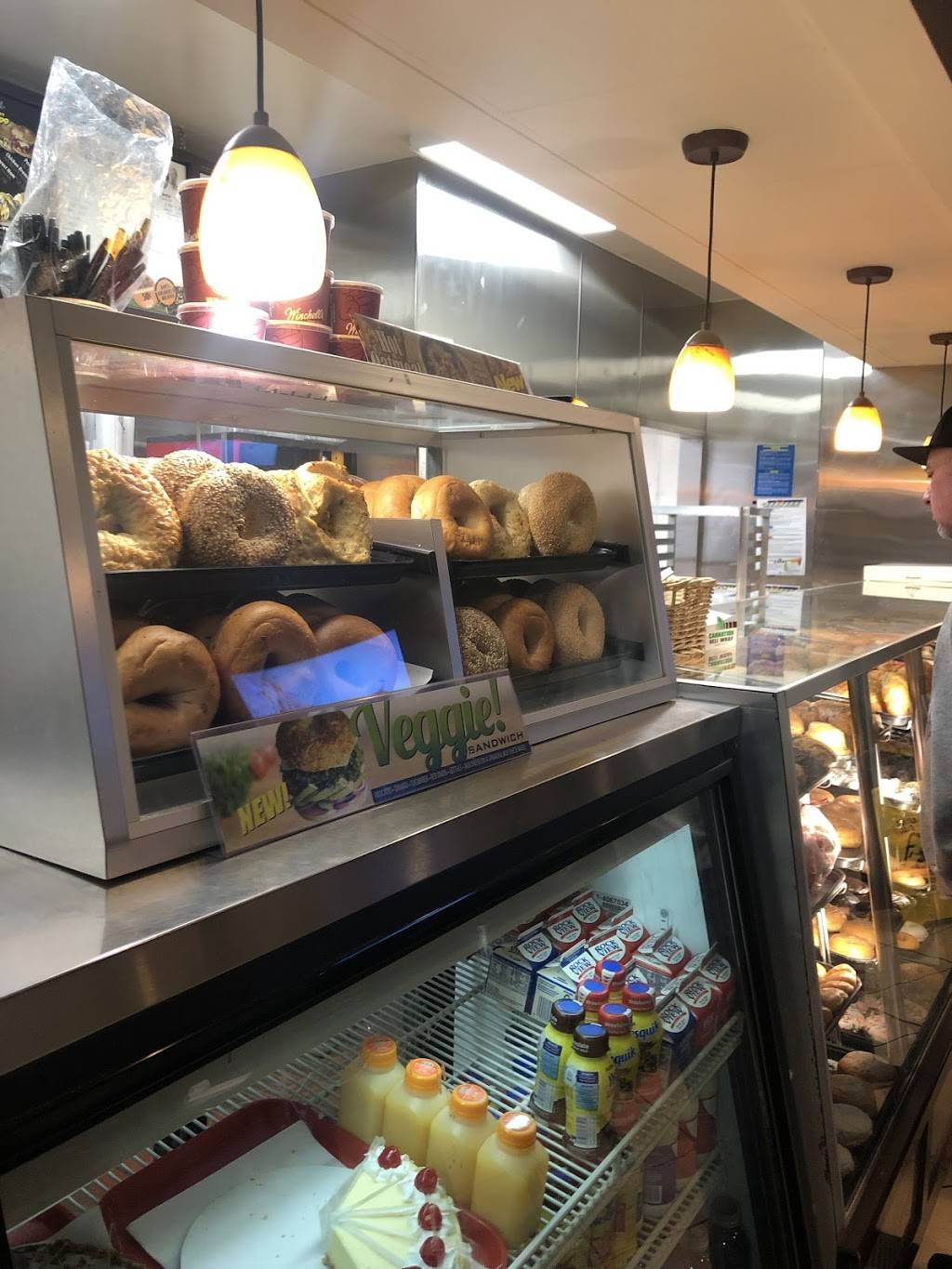 Winchells Donut House | cafe | 14530 Brand Blvd, San Fernando, CA 91340, USA | 8183619017 OR +1 818-361-9017