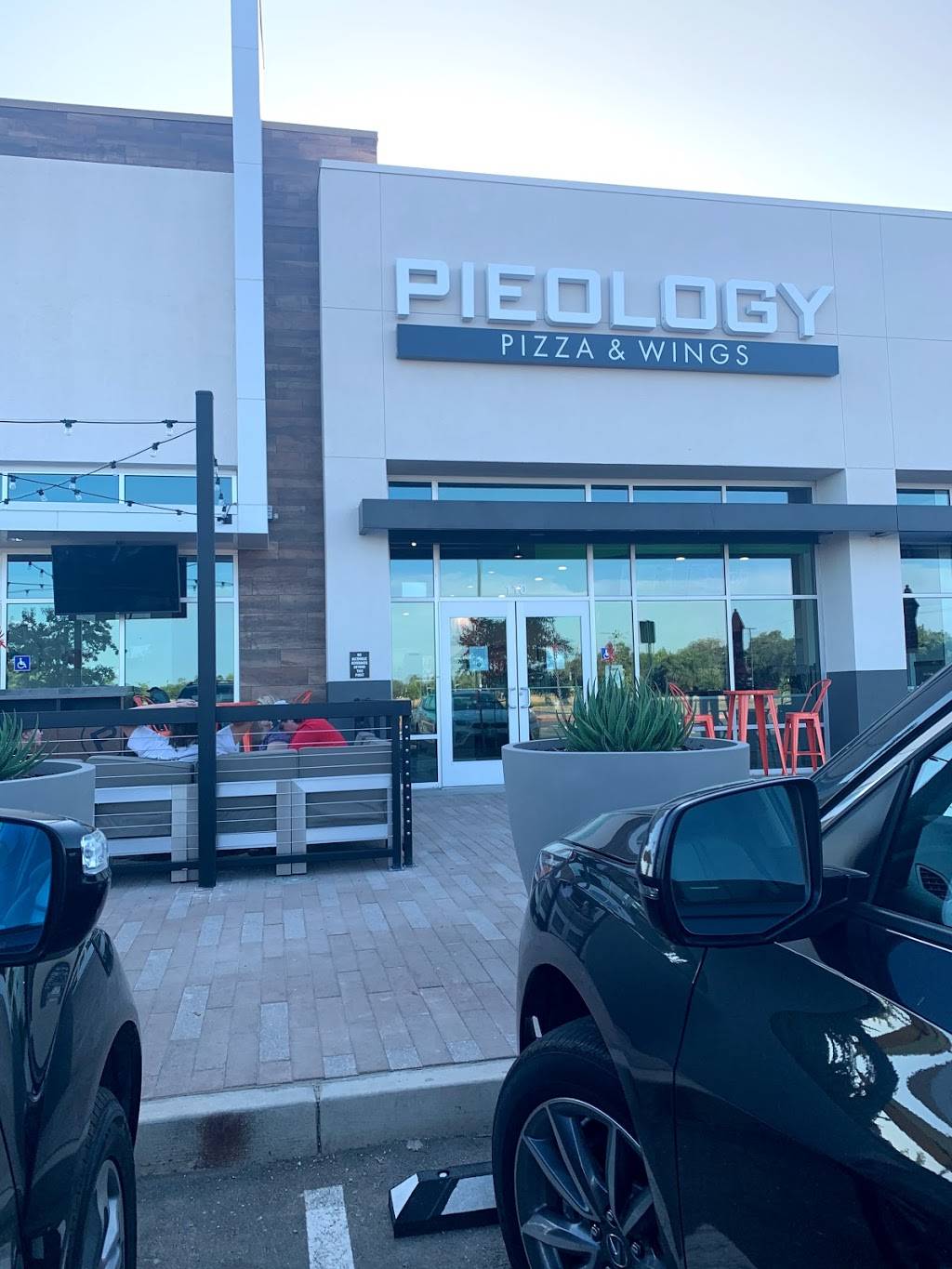 Pieology Pizzeria Elk Grove, CA | restaurant | 7600 Elk Grove Blvd Suite 110, Elk Grove, CA 95757, USA | 9165279377 OR +1 916-527-9377