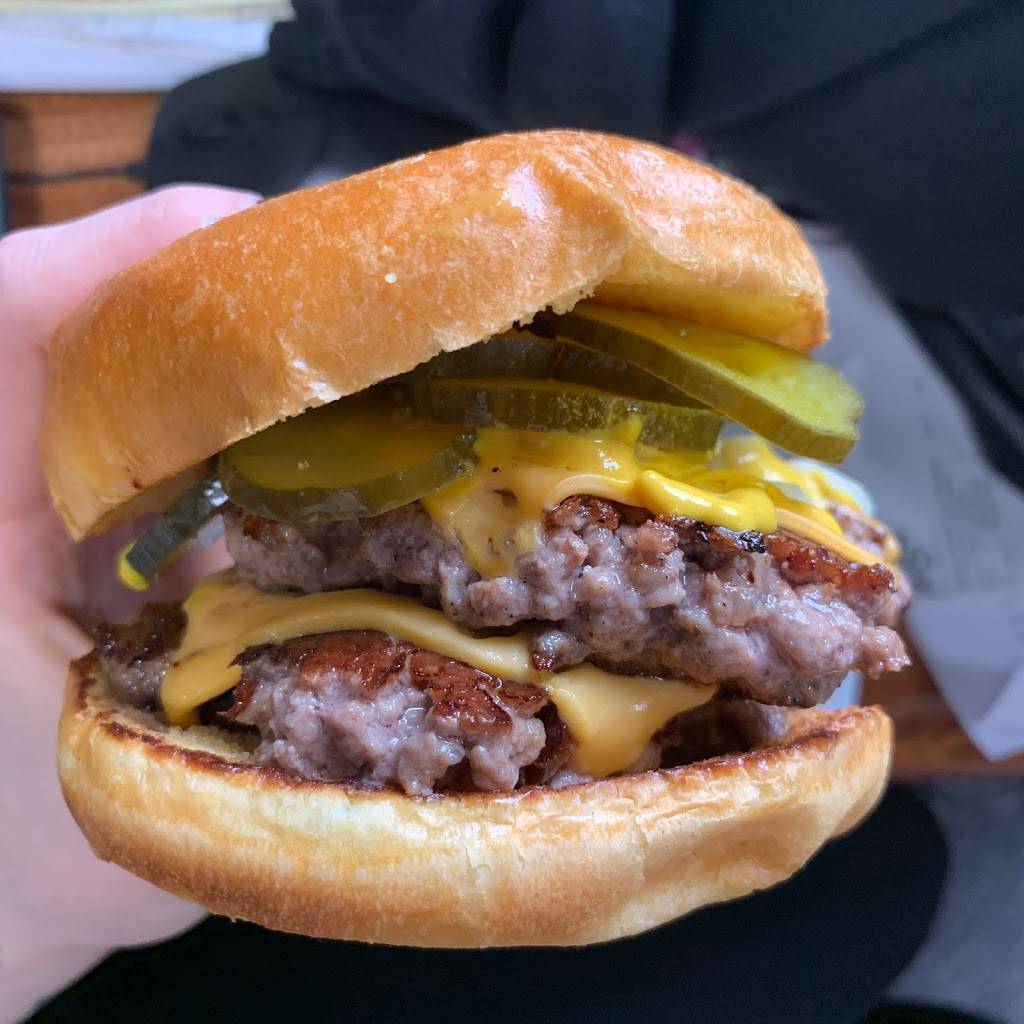 Apollo Grill | restaurant | Towerhill Centre, 491 Towerhill Rd, Peterborough, ON K9H 7S3, Canada | 7057457474 OR +1 705-745-7474