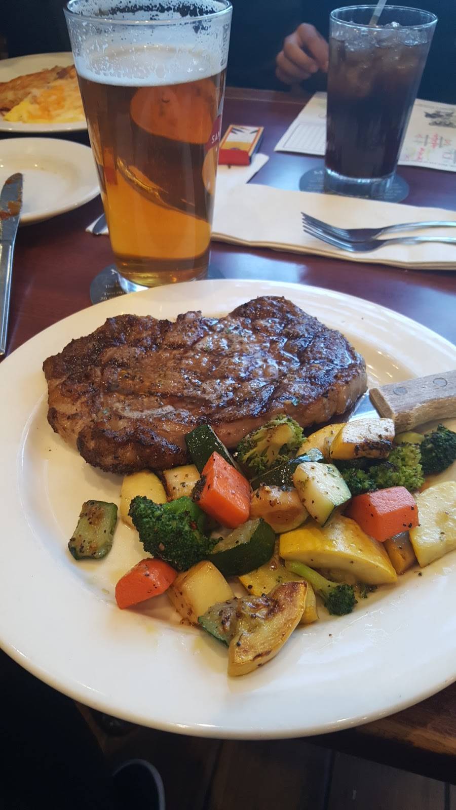 High Sierra Grill and Bar | restaurant | 521 Firestone Rd, Goleta, CA 93117, USA | 8058457030 OR +1 805-845-7030