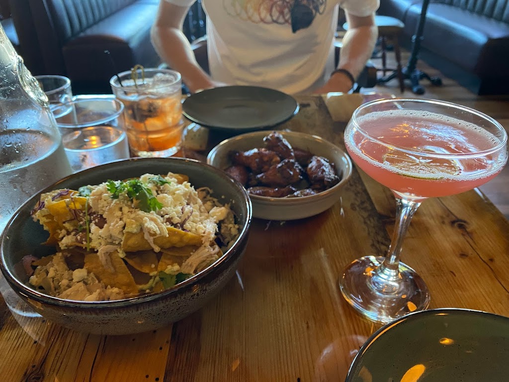 The Ford Tavern | restaurant | 61 Locust St, Medford, MA 02155, USA | 7818740406 OR +1 781-874-0406