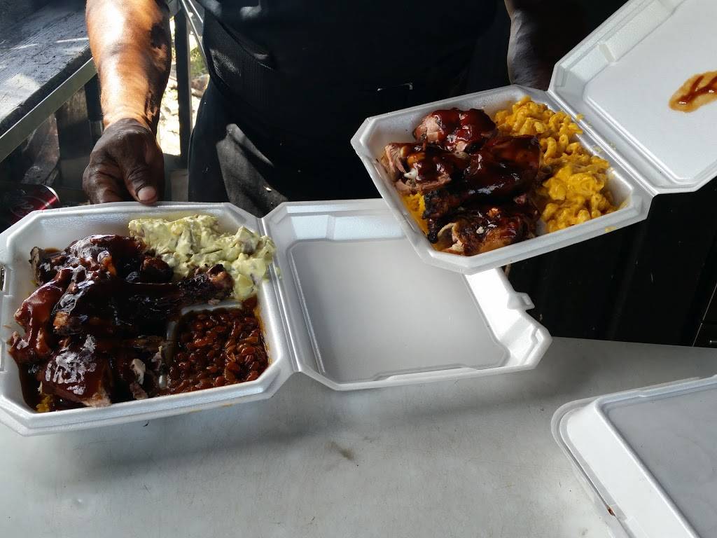 Hot Rod BBQ | restaurant | 12859 US-301, Riverview, FL 33578, USA | 8137703711 OR +1 813-770-3711