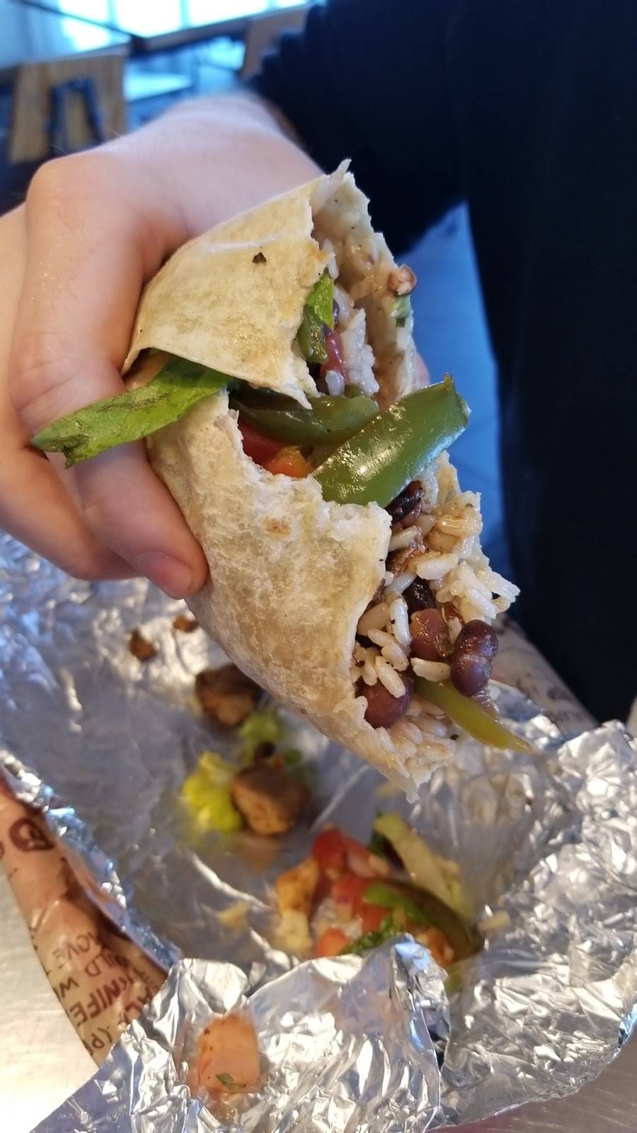 Chipotle Mexican Grill | restaurant | 1227 W Ohio Pike, Amelia, OH 45102, USA | 5137523444 OR +1 513-752-3444