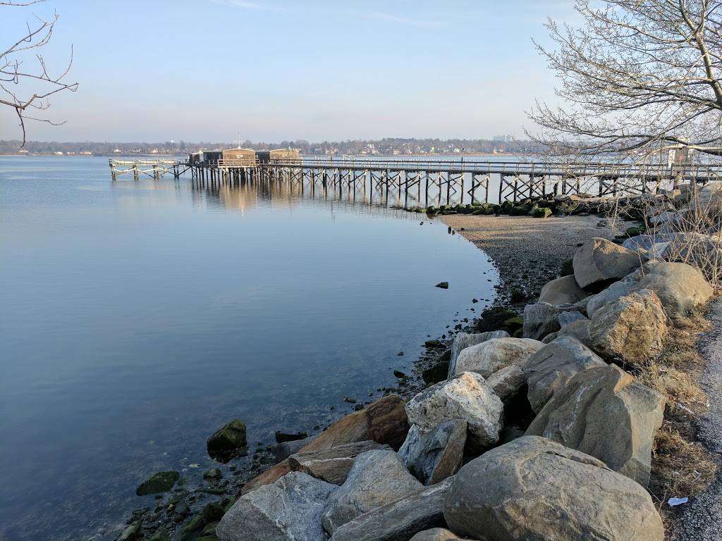 Bayside Marina | meal takeaway | 28-05 Cross Island Pkwy, Bayside, NY 11360, USA | 7182290097 OR +1 718-229-0097