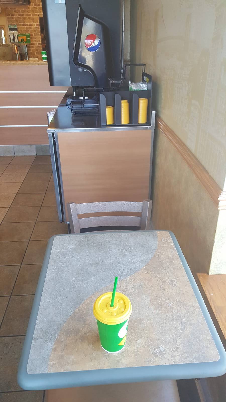 Subway | restaurant | 4730 Rue Alexander, Pierrefonds, QC H8Y 2B1, Canada | 5145420769 OR +1 514-542-0769