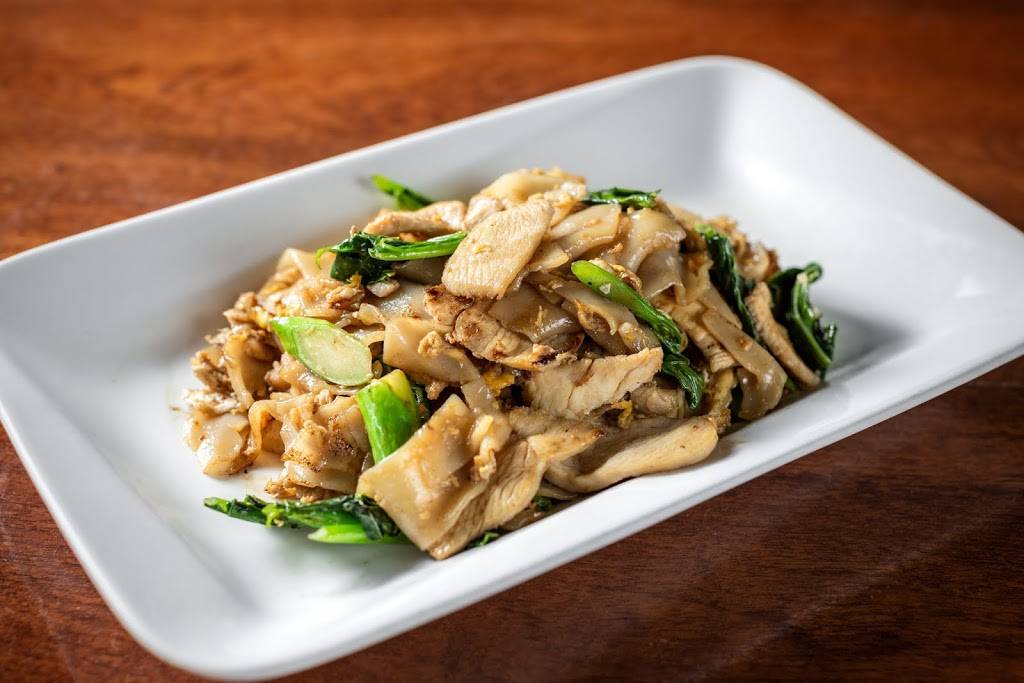 Green Leaf Thai Cuisine | restaurant | 4658 N Western Ave, Chicago, IL 60625, USA | 7739898517 OR +1 773-989-8517