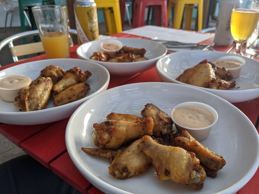 Quirks Great Neck | restaurant | 1336 N Great Neck Rd, Virginia Beach, VA 23454, USA | 7574811600 OR +1 757-481-1600