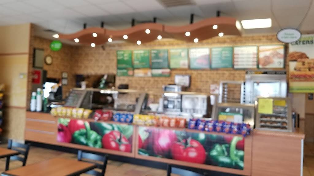Subway | restaurant | 214 Abe Lincoln Dr, Athens, IL 62613, USA | 2176367636 OR +1 217-636-7636