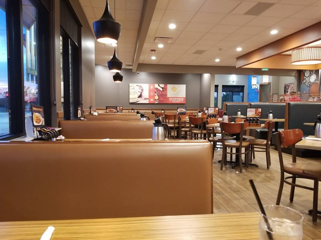 IHOP | restaurant | 3204 N Maize Rd, Wichita, KS 67205, USA | 3169282280 OR +1 316-928-2280