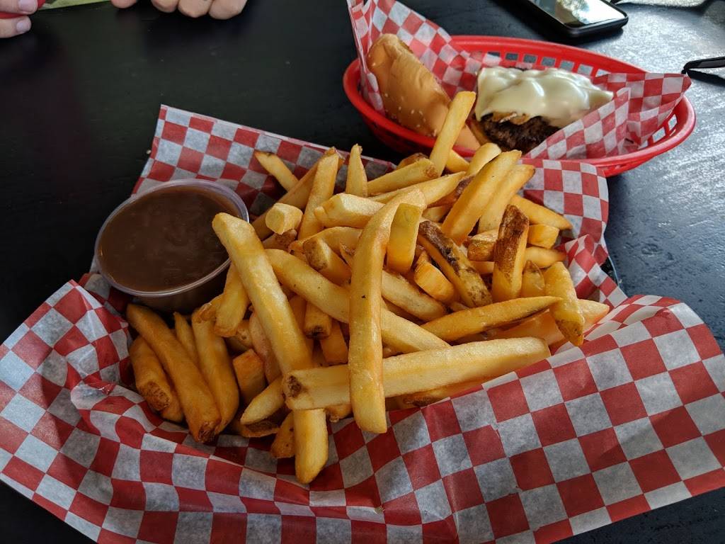 Woody Burger & Pizzeria | restaurant | 102 Ottawa St E, Havelock, ON K0L 1Z0, Canada | 7057781010 OR +1 705-778-1010