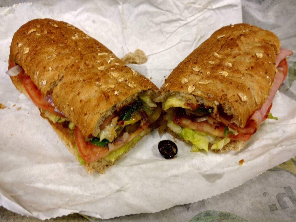 Subway | restaurant | 642-648, Dixon Rd Unit # 2, Toronto, ON M9W 1J1, Canada | 4162409000 OR +1 416-240-9000