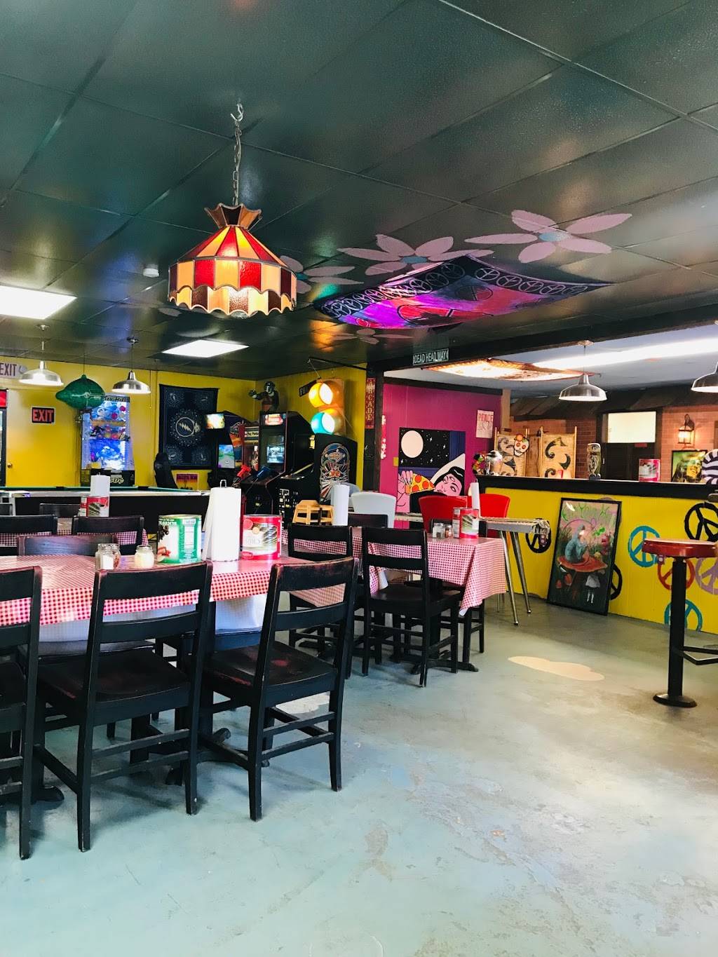 Mystic Mountain Pizza | restaurant | 4118 E 1st St, Blue Ridge, GA 30513, USA | 7069460378 OR +1 706-946-0378