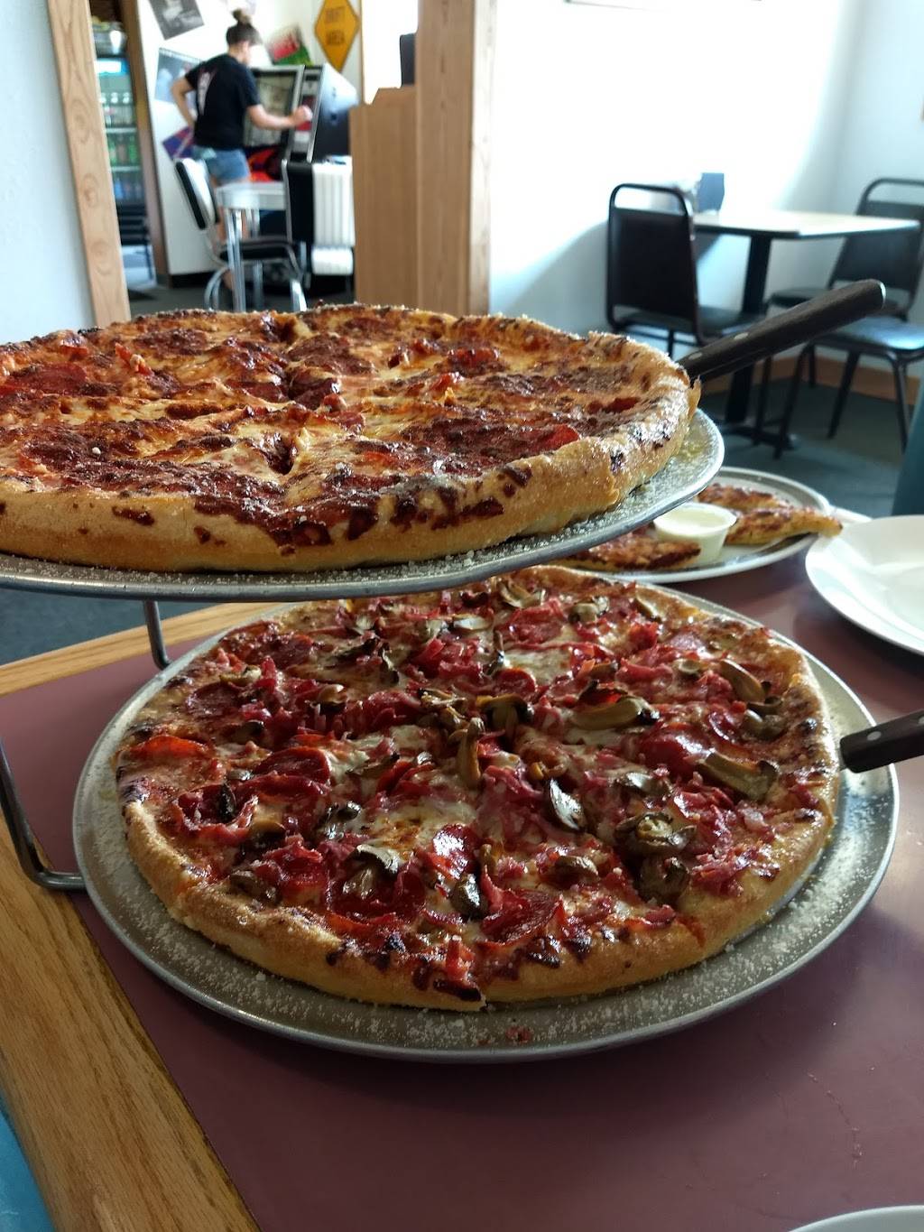 Deanos Pizza | restaurant | 619 W Houghton Ave, West Branch, MI 48661, USA | 9893452393 OR +1 989-345-2393